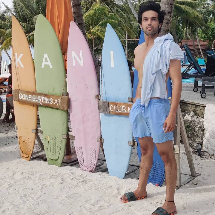 Parth shared a picture along with the caption, ‘’ Clothes..gone with the wind.’’