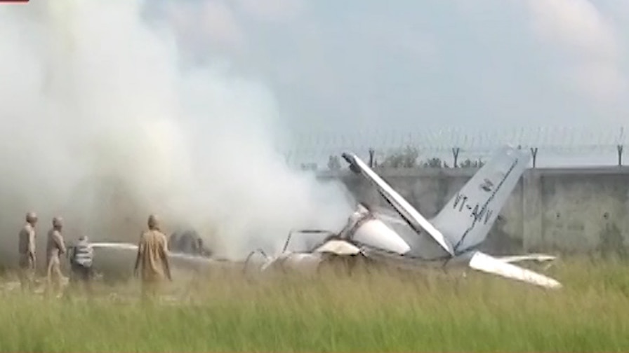 Aligarh Plane Crash: Trainer Aircraft VT-AVV Crashes At Dhanipur Airstrip, Crew Make Narrow Escape