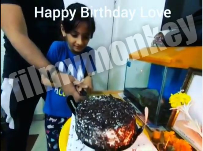 Late Inder Kumar's Daughter Svanaa Cuts His 46th Birthday Cake & Feeds His Picture, Wife Pallavi Sarraf Shares Emotional Video!