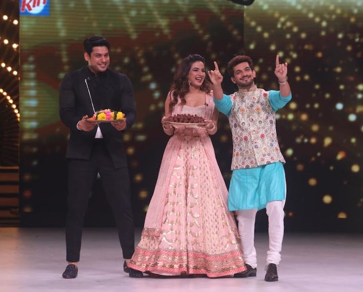 Sidharth Shukla and Jasmin Bhasin, who played the respective roles of Parth and Teni in ‘Dil Se Dil Tak’, enjoyed a fun moment with ‘Dance Deewane 2’ host Arjun Bijlani.