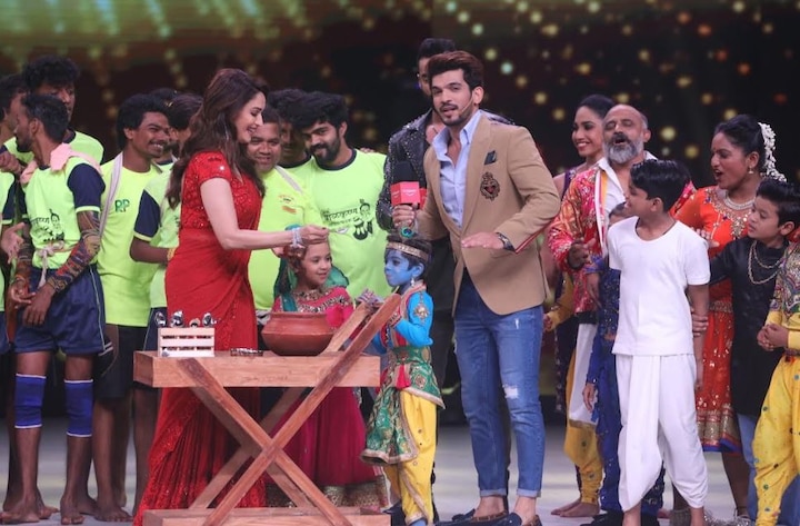 ‘Dance Deewane 2’ is judged by Madhuri Dixit, Shashank Khaitan and Tushar Kalia. The show airs on weekends 9pm on Colors channel.
