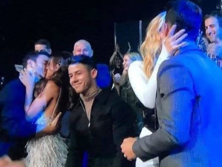 Priyanka Chopra Photoshops Nick Jonas' VIRAL VMA PIC To Be With Her Husband