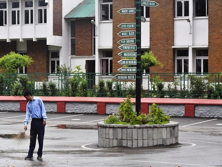 Kashmir high schools reopen with limited staff and students High Schools Reopen In Kashmir But Students Stay Away