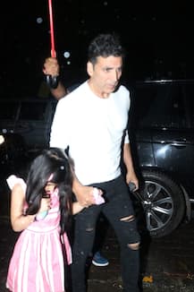 PICS: Akshay Kumar Spotted With Wife Twinkle Khanna, Son Aarav Kumar & Daughter Nitara On Dinner Date