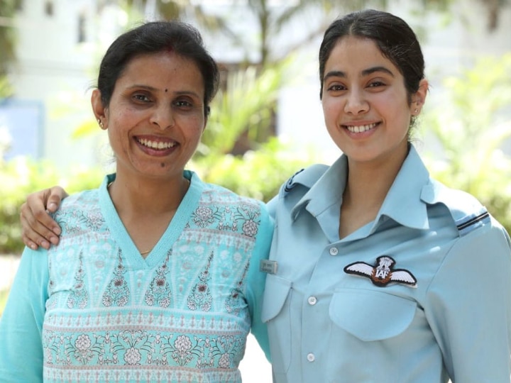 Gunjan Saxena: The Kargil Girl: Janhvi Kapoor wishes first female Indian Air Force combat pilot on her birthday You're An Inspiration And A Hero: Janhvi Kapoor Wishes Gunjan Saxena