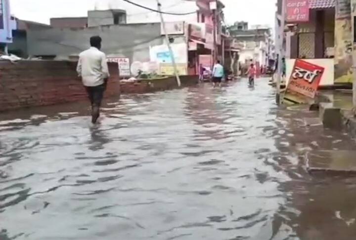BMC has asked people to stay cautious to avoid rain-related accidents. / Image: AN