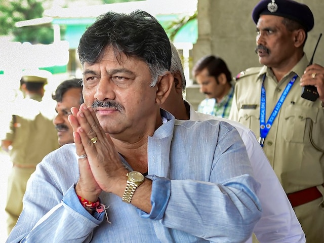 DK Shivakumar Arrested: Congress Leader's Health Deteriorates; To Be Produced Before Court Today DK Shivakumar Arrested: ED To Produce Congress Leader Before Delhi Court Today; Party Stages Protest