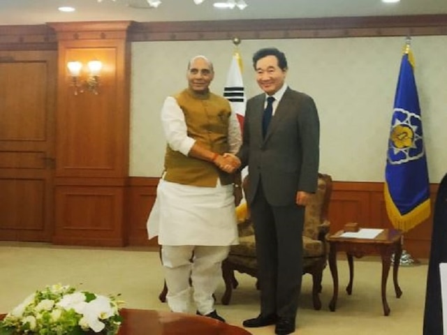 Defence Minister Rajnath Singh Meets South Korean PM Lee Nak-Yon, Discusses Strategic Ties Defence Minister Rajnath Singh Meets South Korean PM Lee Nak-Yon, Discusses Strategic Ties