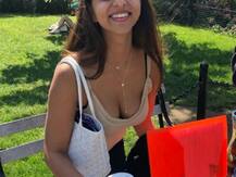 Shah Rukh Khan\'s Daughter Suhana Khan Flashes Her Million Dollar Smile In LATEST PIC From College In New York