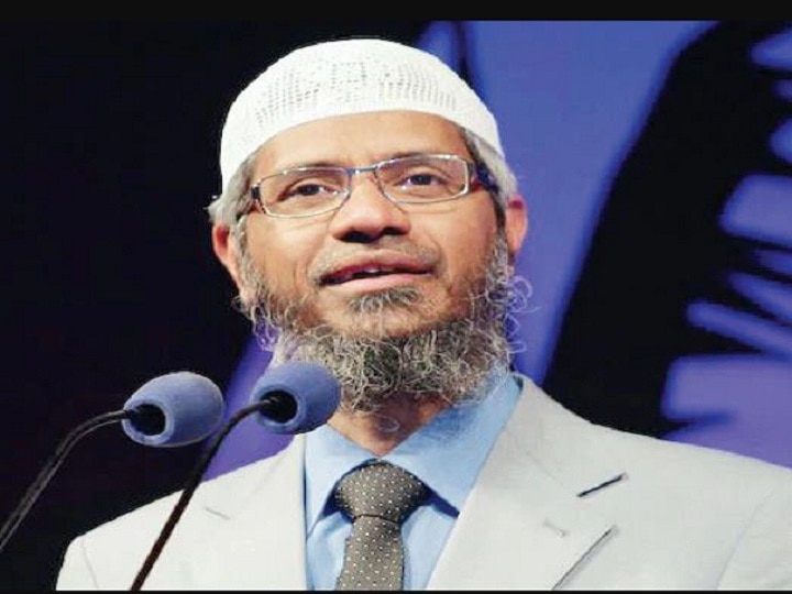 PM Modi Takes Up Zakir Naik Issue With Malaysian PM On Sidelines Of Eastern Economic Forum PM Modi Takes Up Zakir Naik Issue With Malaysian PM On Sidelines Of Eastern Economic Forum