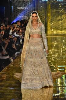 PHOTOS: Deepika Padukone Looks ETHEREAL As She Walks The Ramp At Abu Jani & Sandeep Khosla Fashion Show!