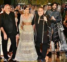 PHOTOS: Hrithik Roshan\'s Ex Wife Sussanne Khan Raise The Glam Quotient In An Off Shoulder Gown At Abu Jani And Sandeep Khosla’s Fashion Event!