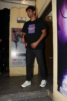 PICS: Sushant Singh Rajput & Rumoured Girlfriend Rhea Chakraborty Enjoy A Movie Date