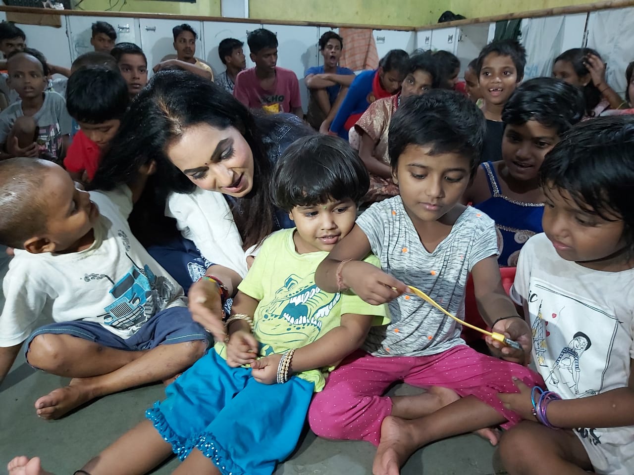 PICS: Yeh Rishtey Hain Pyaar Ke Actress Sangeeta Kapure Celebrates Her Birthday At Orphanage
