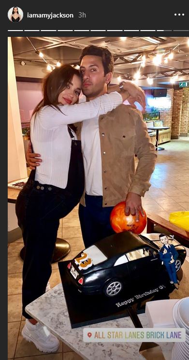 Pregnant Amy Jackson Shares PIC With Fiancé George Panayiotou, Flaunts Her Baby Bump