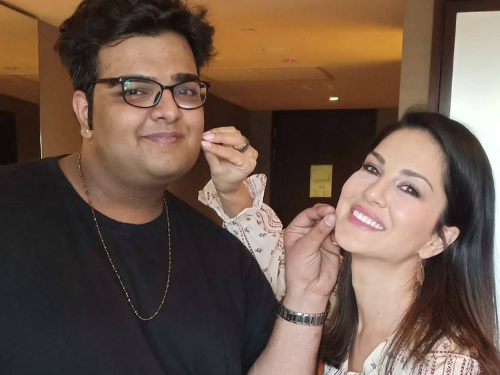 MTV Ace of Space 2: Sunny Leone Roots For TikTok Star Akshay Kakkar On Vikas Gupta's Show! MTV Ace of Space 2: Sunny Leone Roots For TikTok Star Akshay Kakkar On Vikas Gupta's Show!