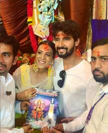 IN PICS: TV Actors Ravi Dubey & Nia Sharma Visit Lalbaugcha Raja To Seek Blessings Ahead Of Their NEW SHOW Launch!