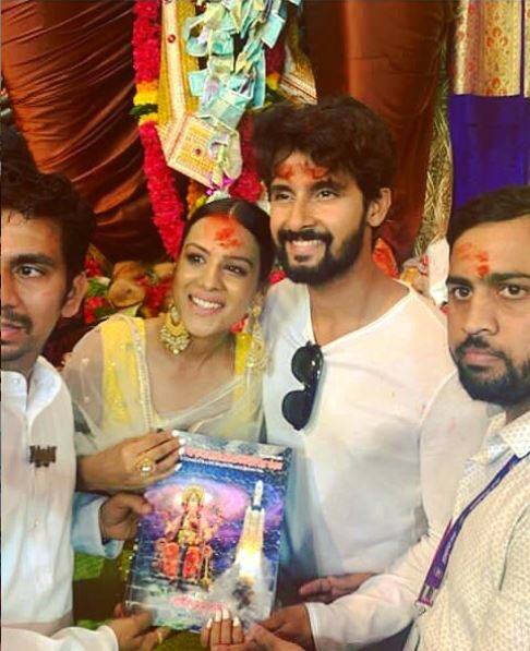And ahead of their show streaming on the digital platform the duo visited Mumbai's famous Lalbaughcha Raja to seek bappa's blessings 