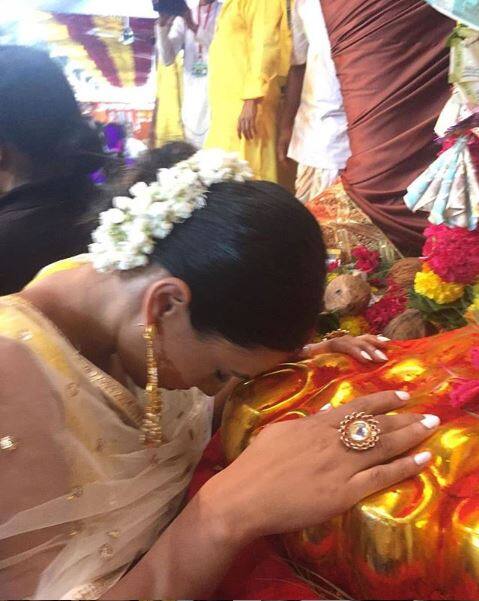 Nia shared pics on her social media page, where she can be seen bowing her head in front of the huge Ganpati idol