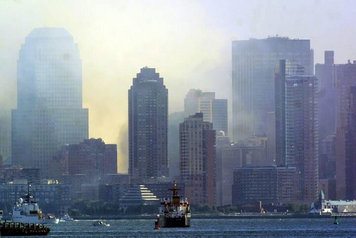 New York City continues to count people with cancer and other serious diseases, including lung disease, linked to the toxic cloud that hovered for weeks on the tip of Manhattan. (Photo by DOUG KANTER / AFP)