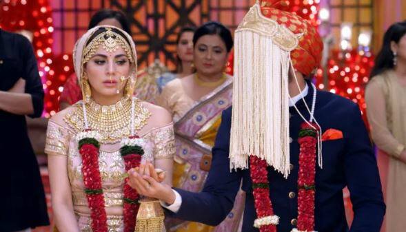 DISCLAIMER: There's no clarity on this week's TRP of 'Kundali Bhagya'. Hence, we are not including Shraddha Arya and Dheeraj Shoopar's Zee TV show in the list this week. (Photo: Zee TV)