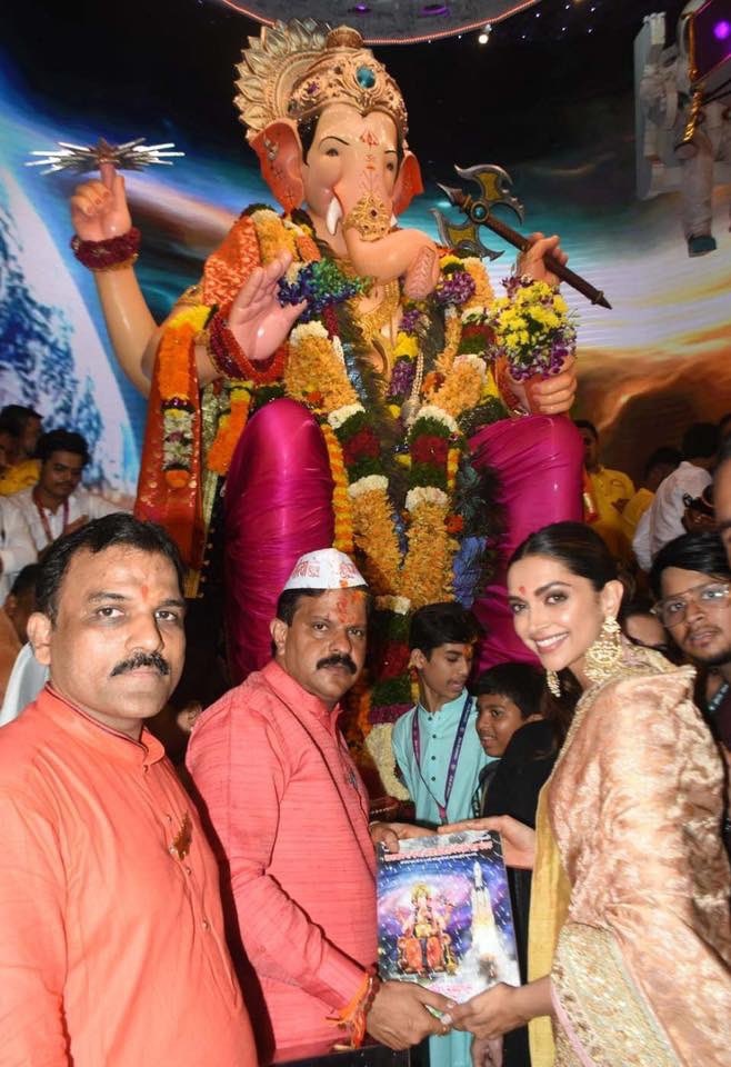 At the pandal, the huge Ganesh idol is crafted in a traditional manner and has been installed in a beautiful pandal with ISRO’s recent Chandrayaan-2 spacecraft as its theme.