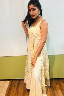 PHOTOS: TV Actress Surbhi Chandna Looks Pretty As Poses After Ganpati Bappa\'s Darshan At Lalbaugcha Raja On Her Birthday