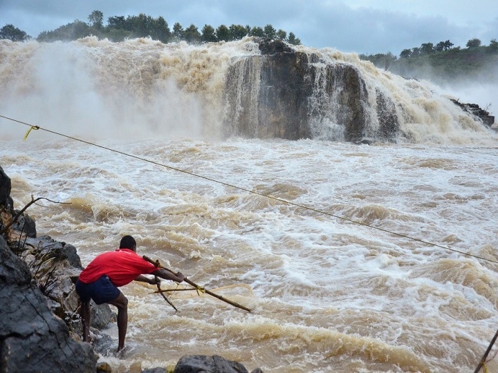 Gujarat: Narmada Above Danger Mark In Bharuch; 3,900 Shifted In 3 Days Gujarat: Narmada Above Danger Mark In Bharuch; 3,900 Shifted In 3 Days