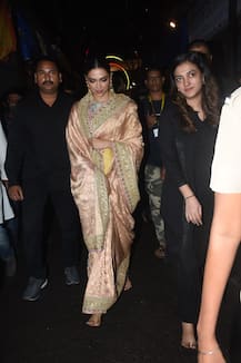 PICS: Deepika Padukone Mobbed At Lalbaugcha Raja Ganpati Pandal; Bodyguards Had A Tough Time Escorting The Actress!