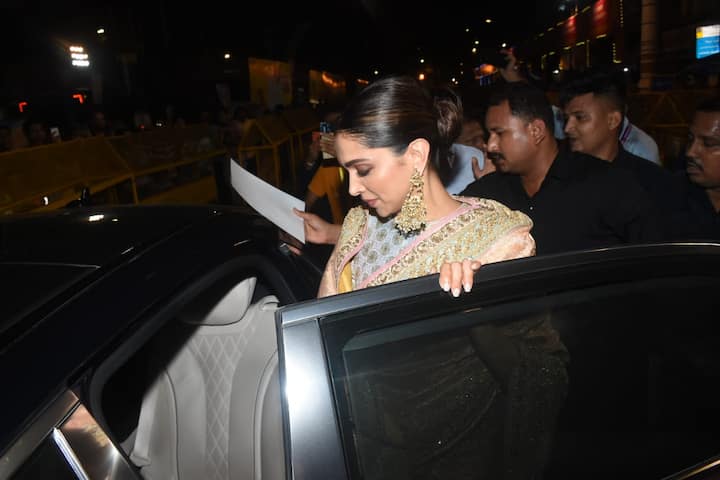 Deepika returning after her visit to Mumbai's famous Lalbaugcha Raja Ganpati pandal to seek blessings of the God.