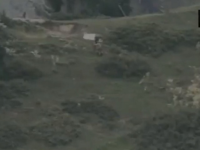 Watch | Pakistani Army Raises White Flag At LoC To Retrieve Bodies Of 2 Dead Soldiers Pakistani Army Raises White Flag At LoC To Retrieve Bodies Of 2 Dead Soldiers