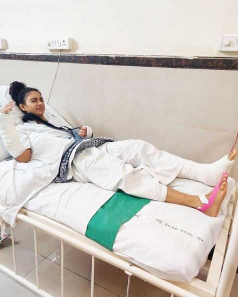 PIC: 'Kasautii Zindagii Kay' Actress Pooja Banerjee Hospitalised; Hubby Confirms Quitting 'Nach Baliye 9'!