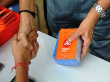 Jio Tops Download, Vodafone Upload Speed In August: TRAI