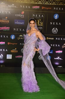 PHOTOS: Deepika Padukone SLAYS It Like A Queen On The Green Carpet Of IIFA 2019 In Purple Lace Gown With A Long Veil