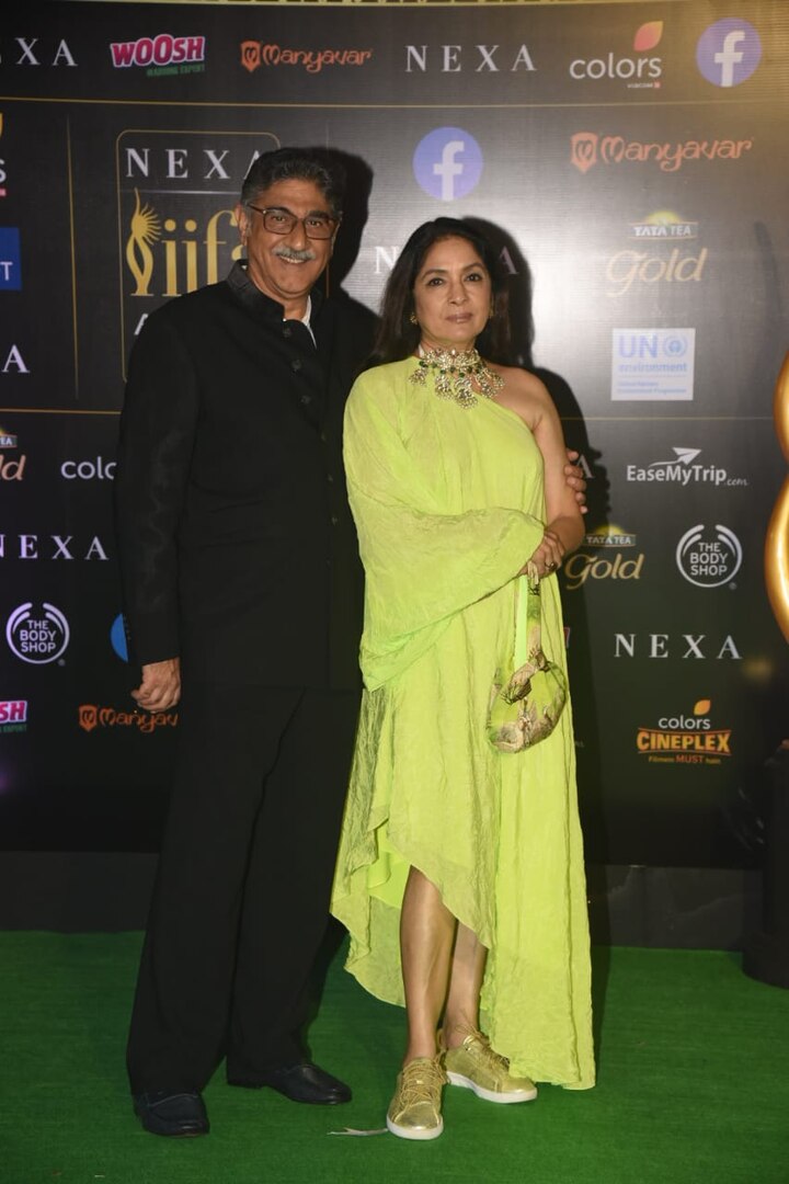 The actress arrived on the red carpet with husband Vivek Mehra