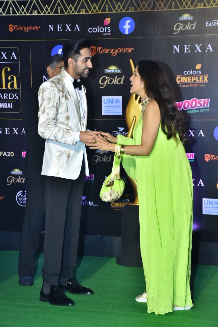 The timeless beauty also met her onscreen son Ayushmann Khurrana on the green carpet