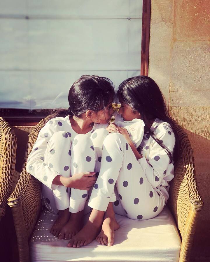 ''2 volumes of the same book.. #happydaughtersday ♥️#diva#anya #bestfriends #sisters #mothersjoy,'' Farah Khan shared this picture of her two daughters.