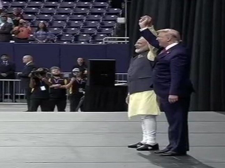 Hand-In-Hand, Narendra Modi-Donald Trump Take Stage At 'Howdy,Modi!' Hand-In-Hand, Narendra Modi-Donald Trump Take Stage At 'Howdy,Modi!'