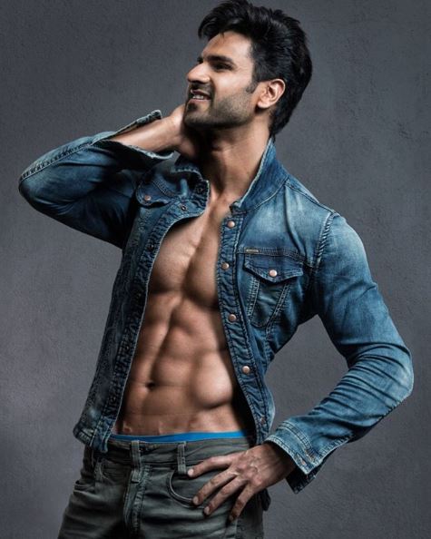 After Divyanka Tripathi, Her Actor-Hubby Vivek Dahiya To Make His Digital Debut With ZEE5's 'Black Tornado'!