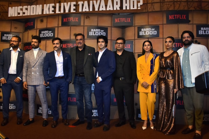 The makers of Netflix’s ‘Bard Of Blood’ organized a special screening on Monday (September 23). The show’s producer Shah Rukh Khan along with the star cast and other Bollywood celebs attended the screening held in Mumbai.
