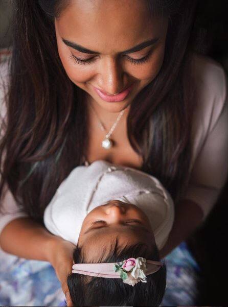 Here's another adorable pic from Sameera's photoshoot with her baby