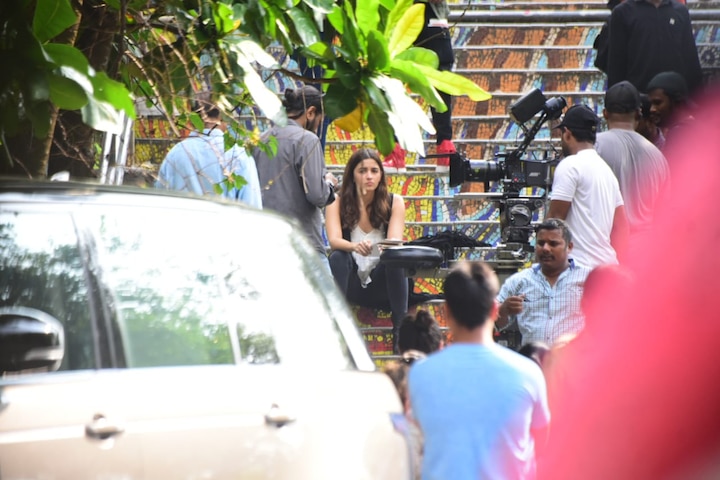 Original movie 'Sadak' was one of the highest-grossing Hindi movies of 1991 with a popular musical score.