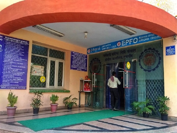 EPFO Cuts Interest Rate On Deposits To 8.5% For 2019-20 EPFO Cuts Interest Rate On Deposits To 8.5% For 2019-20