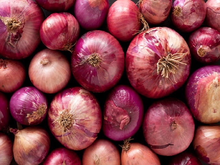 Onion Prices Soar In Market, Continue To Sell At Rs 60-80 Per Kg Across India Onion Prices Soar In Market, Continues To Sell At Rs 60-80 Per Kg Across India; Check Your City Rate
