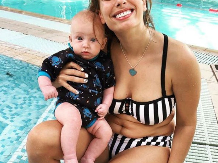 Stacey Solomon Praised For Proudly Flaunting 'Natural' Bikini Body Four Months After Giving Birth! Singer Stacey Solomon Praised For Proudly Flaunting 'Natural' Bikini Body Four Months After Giving Birth!