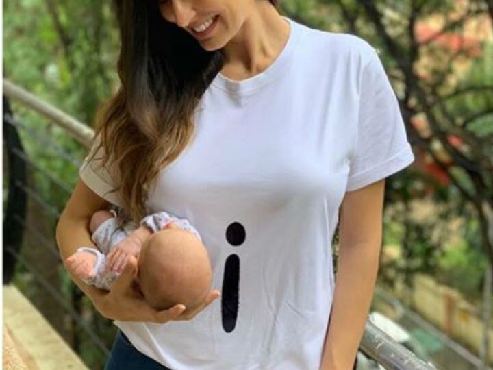 Actress Bruna Abdullah Shares Heart Melting PIC Holding Her 1-Month-Old BABY DAUGHTER  Actress Bruna Abdullah Shares Heart Melting PIC Holding Her 1-Month-Old BABY DAUGHTER