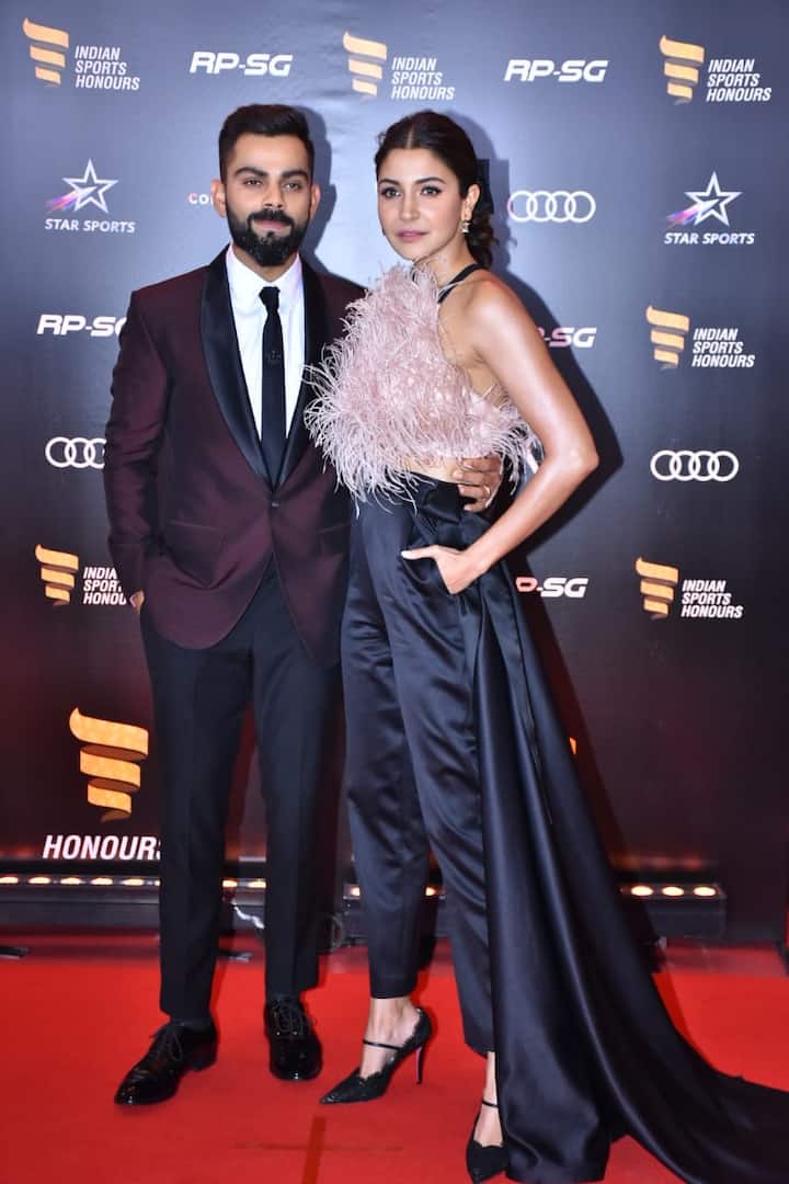 Anushka and Virat looked classy together as they walked down the red carpet.