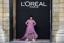 PICS:  Aishwarya Rai Bachchan Dazzles On The Ramp At \'Paris Fashion Week\'!