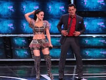PICS-VIDEO: Salman Khan & Ameesha Patel Relive Their ‘ Yeh hai Jalwa’ Days During \'Bigg Boss 13\' Premiere!