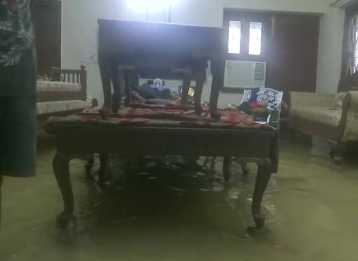 The flood water has also entered houses, shops and hospitals at many places in the state, apart from Patna. (ANI Photo)